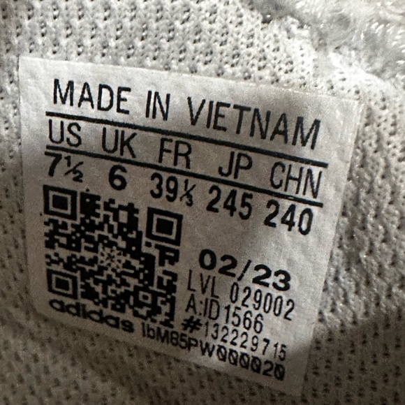 Adidas Gamecourt women’s 7.5 - Picture 7 of 7